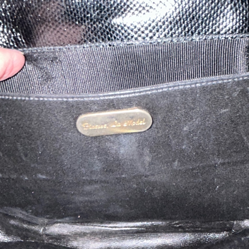 Vintage Finesse, La Model Black Crossbody Bag with Textured Leather - Picture 7 of 8